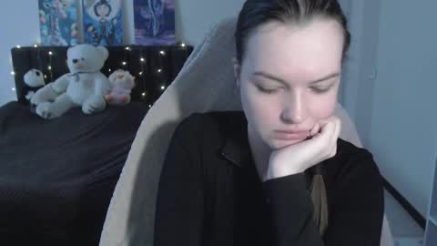 little__flowers online show from January 18, 8:40 am