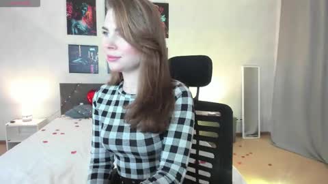 Snapshot of little__isabel chatting on February 13, 1:45 am Isabel online show from February 13, 1:45 am