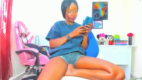 little_africa online show from December 17, 11:39 am