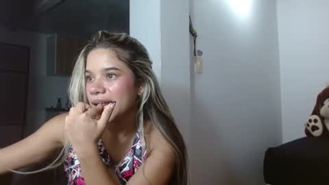 Snapshot of little_babyboo_ chatting on June 22, 3:25 am Catalina online show from June 22, 3:25 am