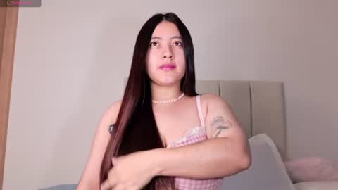 Snapshot of little_caro13 chatting on June 29, 8:09 pm Independent model carolina online show from June 29, 8:09 pm