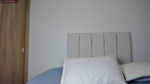 Snapshot of little_caro13 chatting on July 5, 2:35 pm Independent model carolina online show from July 5, 2:35 pm