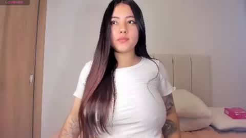 Snapshot of little_caro13 chatting on July 10, 6:32 pm Independent model carolina online show from July 10, 6:32 pm