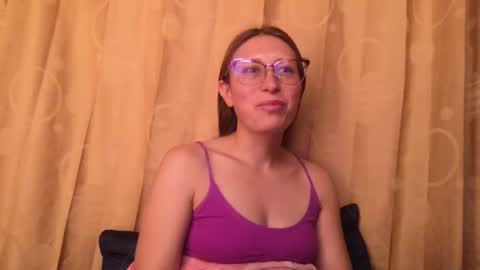 Snapshot of little_devil_diablita90 chatting on April 24, 4:53 pm Diablita online show from April 24, 4:53 pm