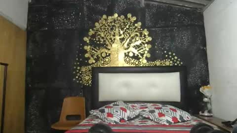 Snapshot of little_devil_diablita90 chatting on May 8, 9:09 pm Diablita online show from May 8, 9:09 pm