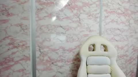 Snapshot of little_doll_4u chatting on June 11, 10:13 am ANNI online show from June 11, 10:13 am