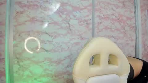Snapshot of little_doll_4u chatting on June 20, 10:29 am ANNI online show from June 20, 10:29 am