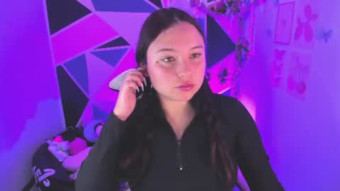 Snapshot of little_emma0 chatting on July 10, 5:48 pm Carol online show from July 10, 5:48 pm
