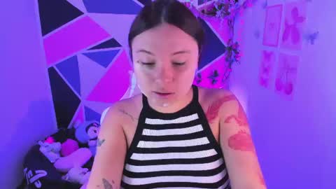 Snapshot of little_emma0 chatting on July 13, 5:05 pm Carol online show from July 13, 5:05 pm