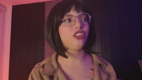 Snapshot of little_maeve chatting on February 3, 11:15 pm Maeve  online show from February 3, 11:15 pm