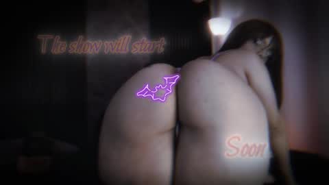 Snapshot of little_maeve chatting on October 13, 4:23 am Maeve  online show from October 13, 4:23 am