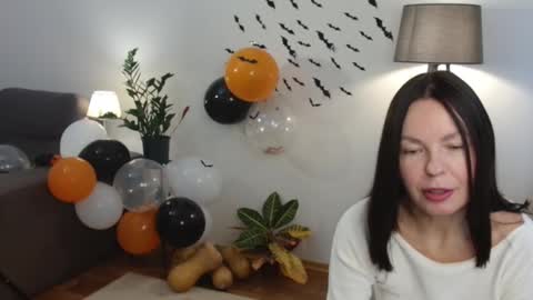 Snapshot of little_nicole_ chatting on October 26, 2:34 pm Nicole online show from October 26, 2:34 pm