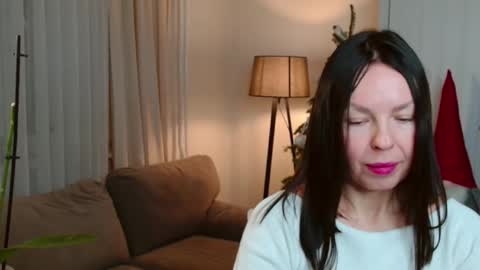 Snapshot of little_nicole_ chatting on December 17, 3:51 pm Nicole online show from December 17, 3:51 pm