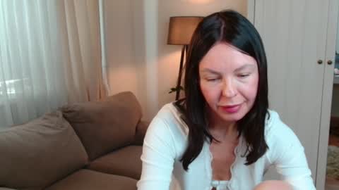 Snapshot of little_nicole_ chatting on February 19, 12:23 pm Nicole online show from February 19, 12:23 pm