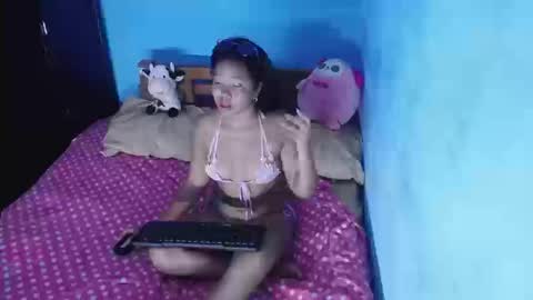 Snapshot of little_onixxx chatting on September 24, 1:14 pm little_onixxx online show from September 24, 1:14 pm