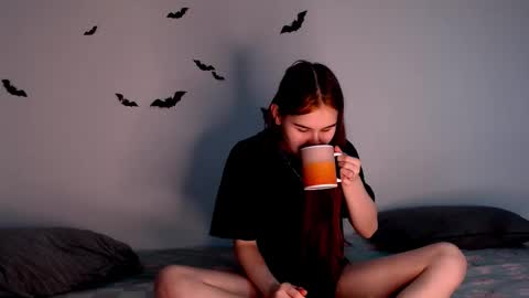 Alice.. online show from October 23, 3:22 pm