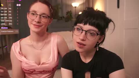 Snapshot of little_poetry chatting on June 21, 9:28 pm Kiki online show from June 21, 9:28 pm