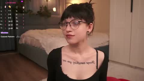 Snapshot of little_poetry chatting on June 26, 8:24 pm Kiki online show from June 26, 8:24 pm