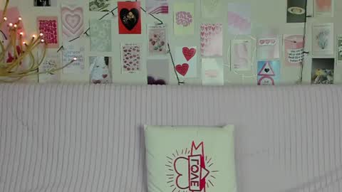 Snapshot of little_radiant_sun chatting on July 16, 7:47 am Kriss online show from July 16, 7:47 am