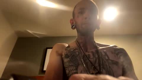 Snapshot of little_slim chatting on April 11, 11:09 pm Inked up Little slim online show from April 11, 11:09 pm