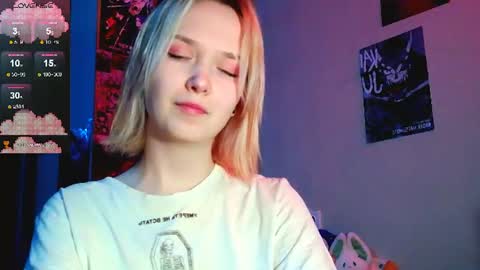 Snapshot of little_sugar_queen chatting on July 20, 7:49 pm Akin online show from July 20, 7:49 pm
