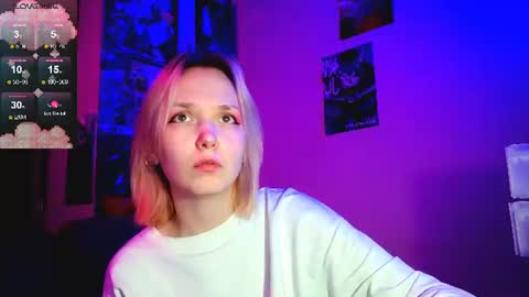 Snapshot of little_sugar_queen chatting on July 22, 8:55 pm Akin online show from July 22, 8:55 pm