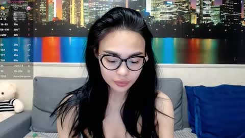 Snapshot of little_v1rgin_angel chatting on December 5, 10:55 am Kwan online show from December 5, 10:55 am