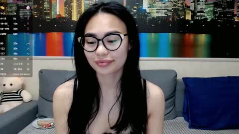 Snapshot of little_v1rgin_angel chatting on December 9, 2:06 pm Kwan online show from December 9, 2:06 pm