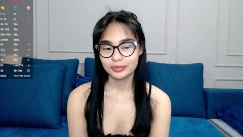 Snapshot of little_v1rgin_angel chatting on February 4, 12:33 pm Kwan online show from February 4, 12:33 pm