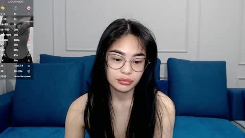 Snapshot of little_v1rgin_angel chatting on March 5, 12:11 pm Kwan online show from March 5, 12:11 pm