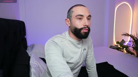 little_vannesaa online show from January 27, 10:49 pm