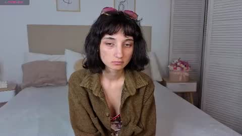 Snapshot of little_zoi chatting on June 24, 7:18 am Zoi online show from June 24, 7:18 am