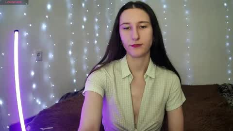 LittleAhWitch online show from April 7, 8:59 am