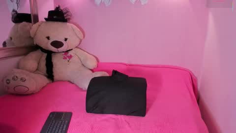 Ari online show from November 19, 7:03 pm