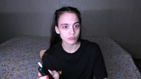 Snapshot of littleashleyy chatting on December 23, 7:20 pm littleashleyy online show from December 23, 7:20 pm