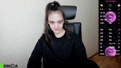 Snapshot of littleashleyy chatting on April 23, 8:33 pm littleashleyy online show from April 23, 8:33 pm