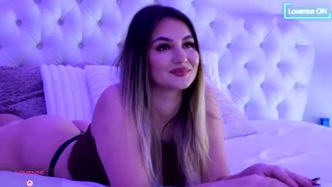 littleblondbunny online show from March 18, 6:27 am