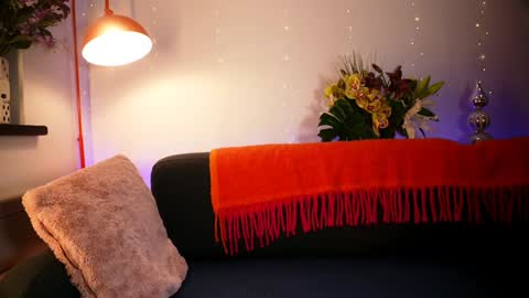 Emily Hill online show from January 17, 9:29 pm