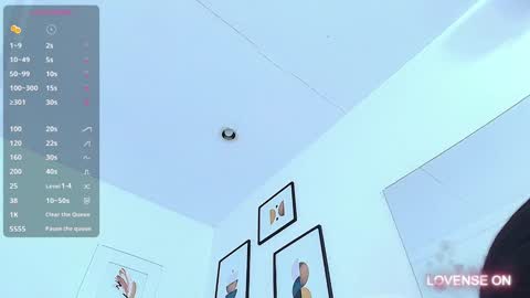 Snapshot of littlee_emilyy_ chatting on December 22, 6:48 pm Emily online show from December 22, 6:48 pm