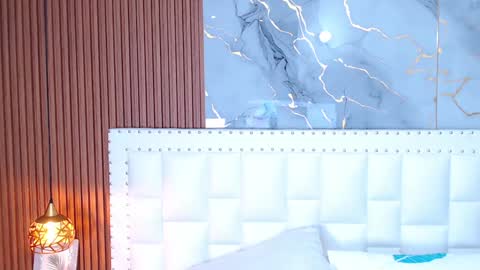 Snapshot of littlee_emilyy_ chatting on January 18, 6:03 am Emily online show from January 18, 6:03 am