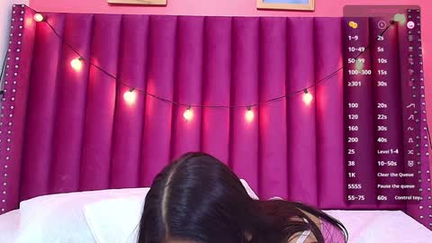 Snapshot of littlee_emilyy_ chatting on January 31, 6:02 am Emily online show from January 31, 6:02 am