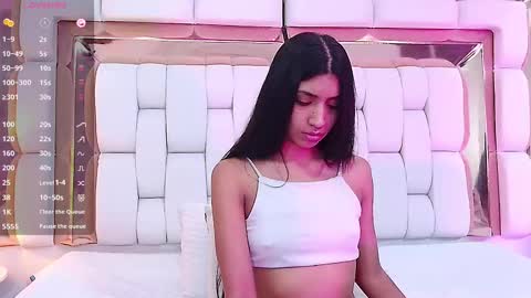 Snapshot of littlee_emilyy_ chatting on February 27, 3:04 am Emily online show from February 27, 3:04 am