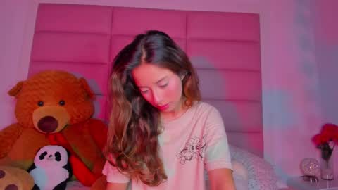 littlee_emma_ online show from February 19, 3:06 am