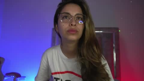 Snapshot of littlee_emma_ chatting on July 3, 1:34 am littlee_emma_ online show from July 3, 1:34 am