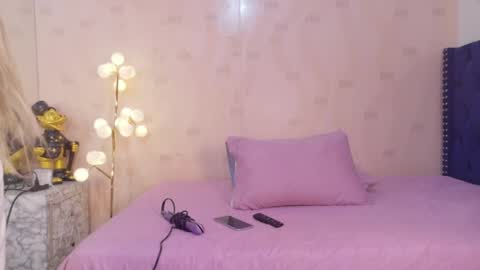 Tania  online show from April 22, 2:36 am