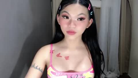 Snapshot of littlelace_ chatting on June 23, 3:37 am littlelace_ online show from June 23, 3:37 am