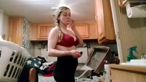 littleleo96 online show from March 8, 7:45 am