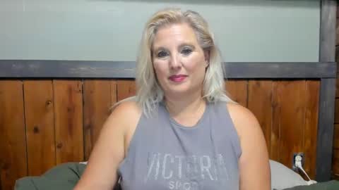 lisanixs online show from September 25, 2:59 am