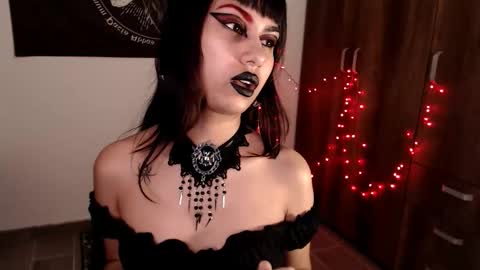 Snapshot of littleluciferrr chatting on March 11, 11:00 pm Lucifer online show from March 11, 11:00 pm