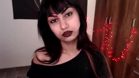 Snapshot of littleluciferrr chatting on March 19, 7:07 pm Lucifer online show from March 19, 7:07 pm